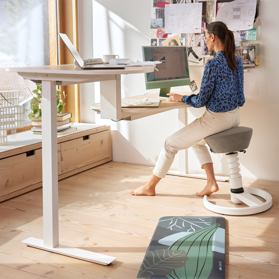 Aeris Active Office Desk - Gestell weiß - Stehposition links- Platte Eiche natur - Kante weiß