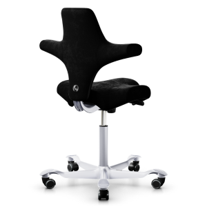 HAG CAPISCO 8106 Stoff Comfort+ schwarz mit Sattelsitz - Rückansicht HAG CAPISCO 8106 Stoff Comfort+ schwarz mit Sattelsitz - Rückansicht
