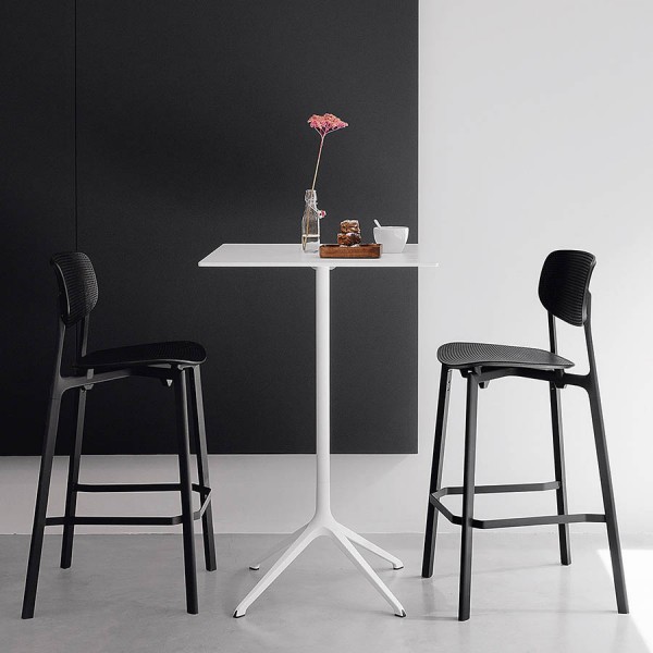 Kristalia COLANDER Barhocker Ambiente2