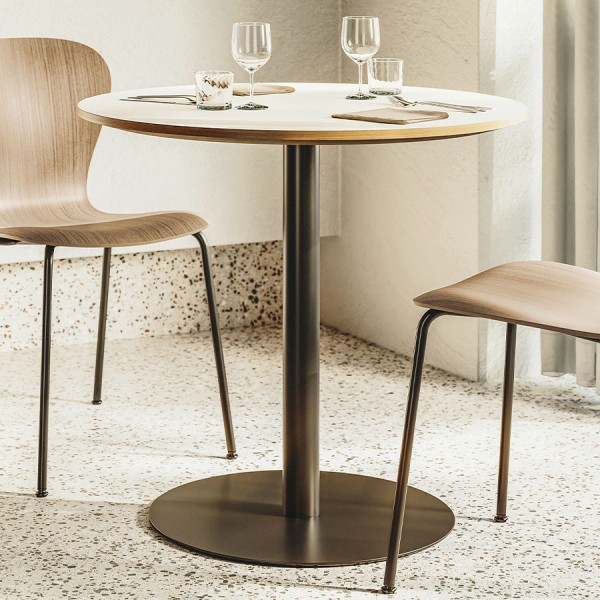 Thonet S 1123 Tischplatte Buche klar lackiert, abgerundete Tischplatte, Gestell schwarz