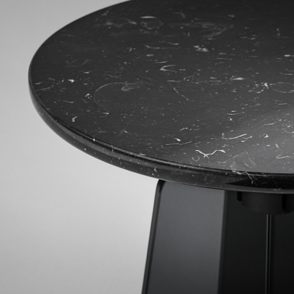 MILLION Copenhagen CUPOLA Side Table in Schwarz - Nahaufnahme