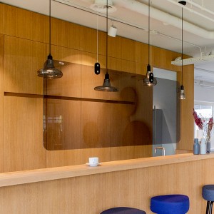 Cascando Acrylglas Schutzwand hängend Cascando Acrylglas Schutzwand hängend