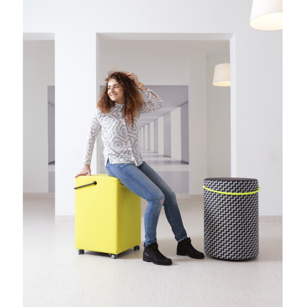 Bejot Cube H Beispielfoto Stoff Crisp gelb (links) und Stoff Accessoire Etage (rechts)