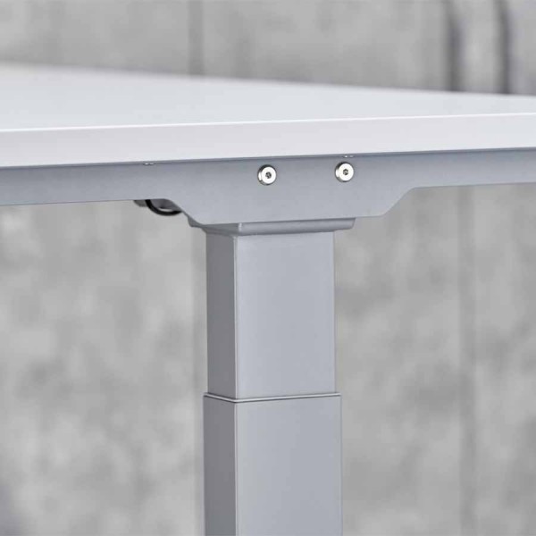 RWH RAPID Schreibtisch elektrisch verstellbar - Beispielbild (Standfuß silber)