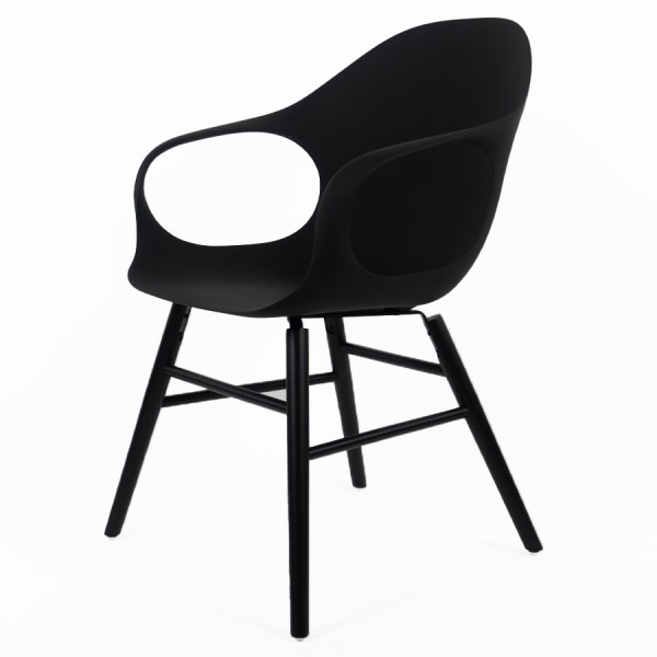 Kristalia ELEPHANT Stuhl mit Holzgestell schwarz Sitzschale schwarz Kristalia ELEPHANT Stuhl mit Holzgestell Eiche schwarz Sitzschale schwarz - Ansicht schräg vorne