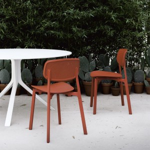 Kristalia COLANDER Chair Red Coral Moodbild Kristalia COLANDER Chair Red Coral Moodbild