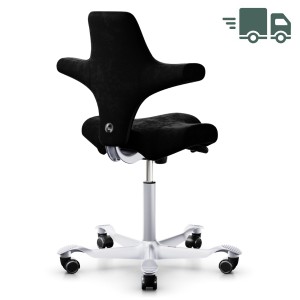 HAG CAPISCO 8106 Stoff Comfort+ schwarz mit Sattelsitz - Rückansicht HAG CAPISCO 8106 Stoff Comfort+ schwarz mit Sattelsitz - Rückansicht