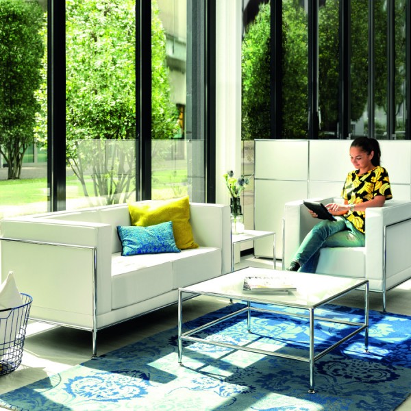 Sessel Einsitzer, Couchtisch und Sofa Zweisitzer