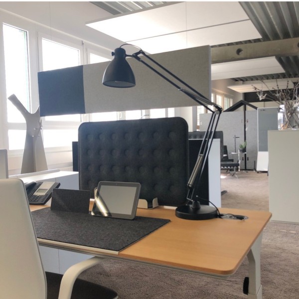 Glamox L1 LED schwarz Umgebungsfoto